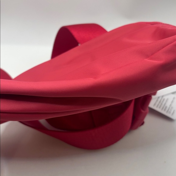 Lululemon Cherry Pink Everywhere Belt Bag Holds 1L Crossbody bright color NWT - Picture 6 of 10